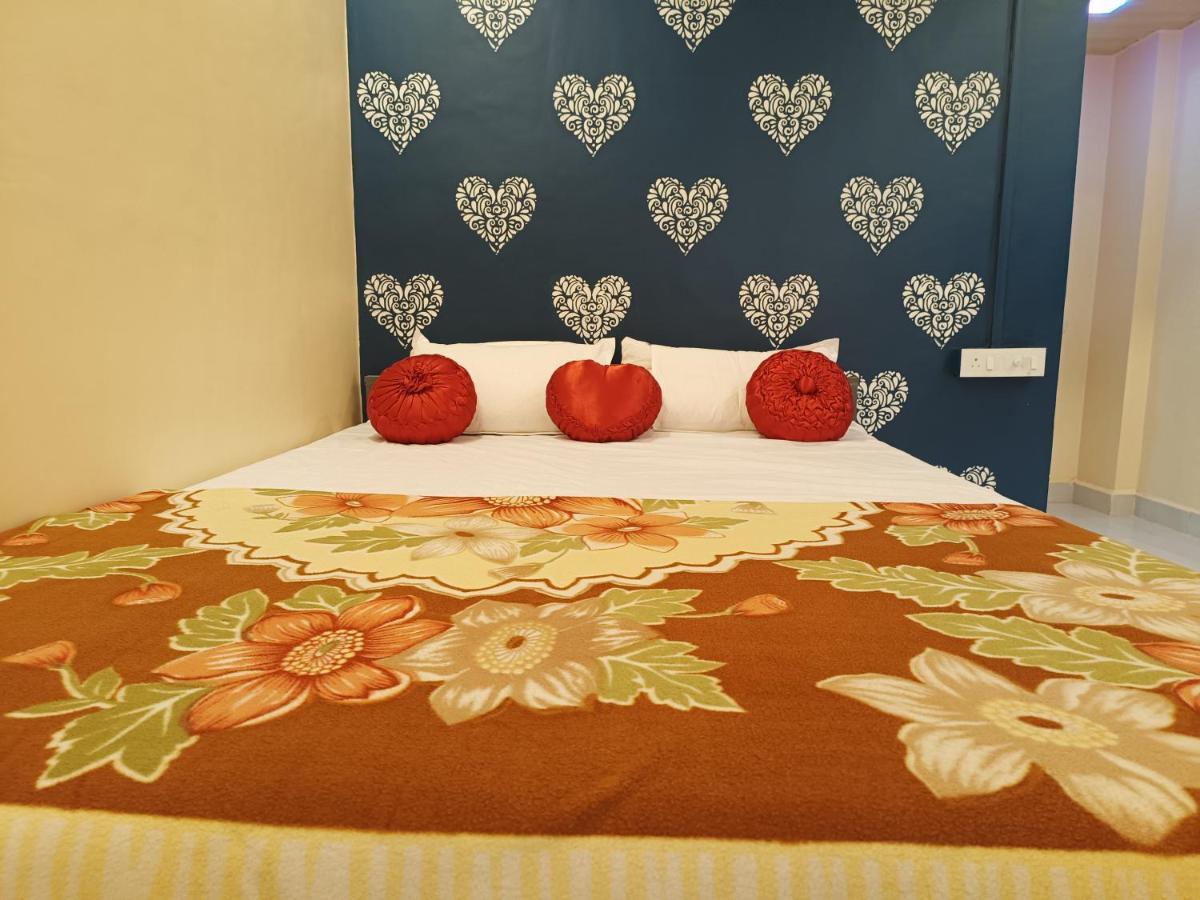 Shree Nivas Home Stay Srīvardhan エクステリア 写真